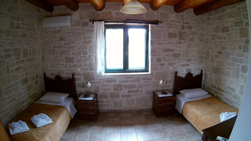 Villa, 2 Bedrooms (Maria) photo 3