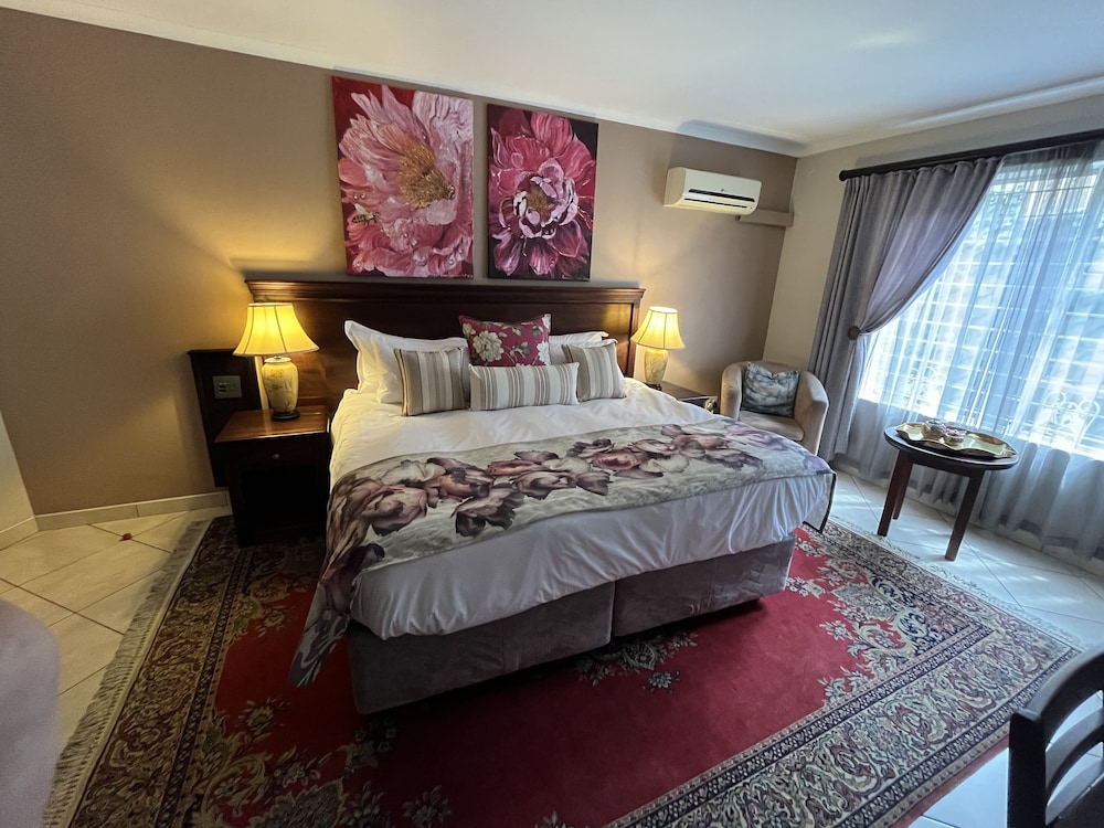 Luxury Room - Photo 9