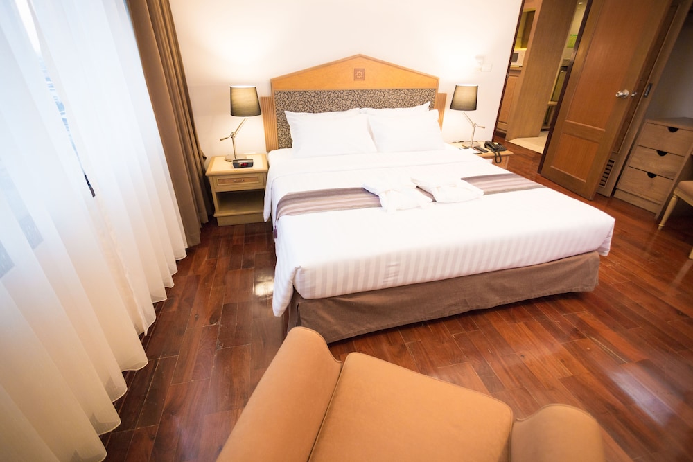 Executive Suite photo 2