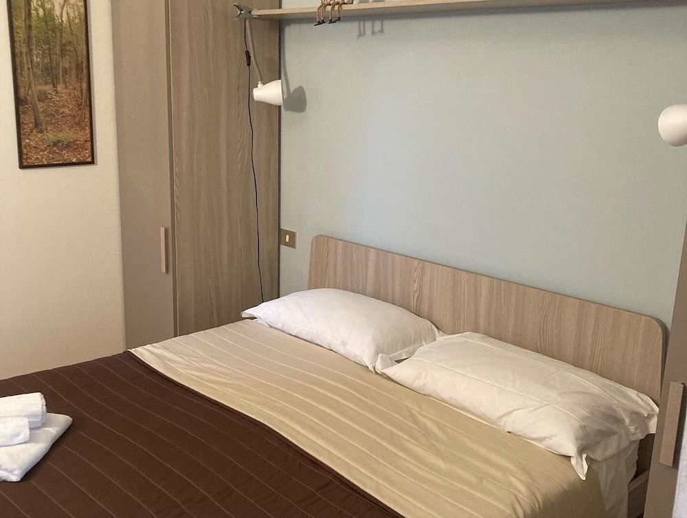 Classic Double or Twin Room, Balcony photo 2