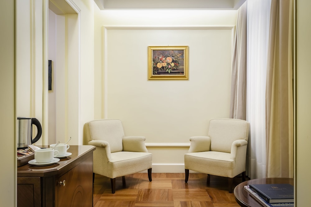 Suite, Multiple Beds (Diplomatic)