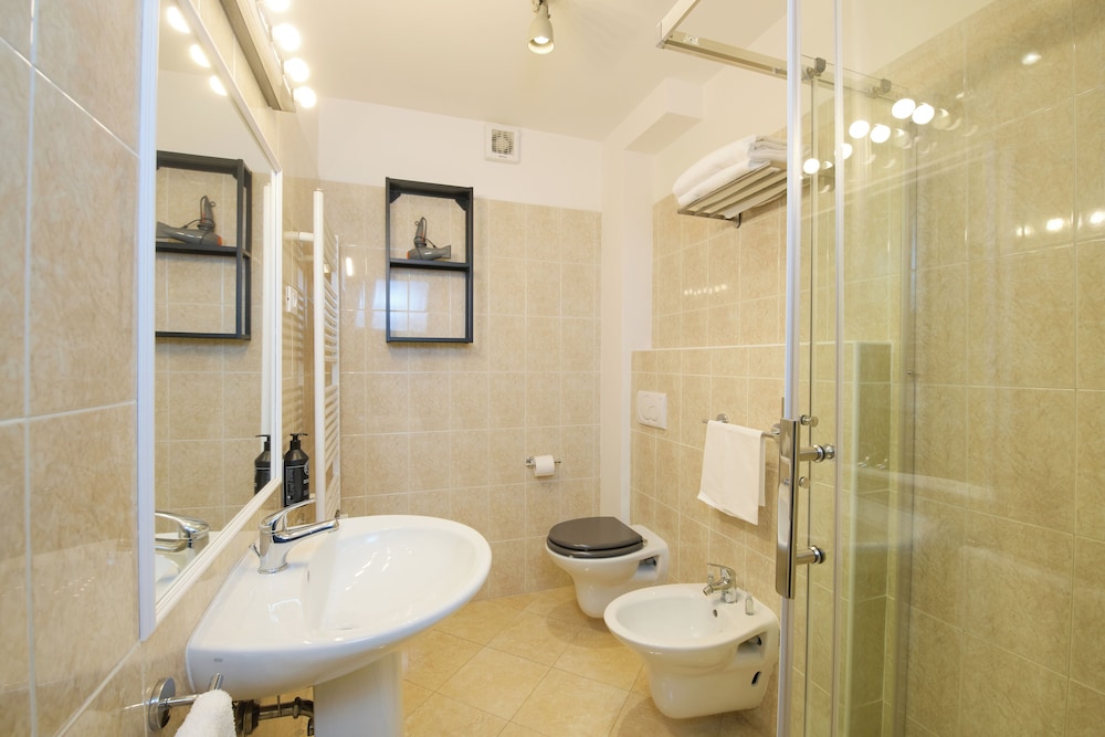 Classic Double or Twin Room - Photo 5
