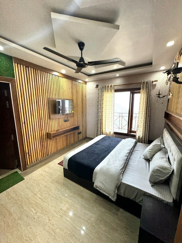 Deluxe Double Room, City View