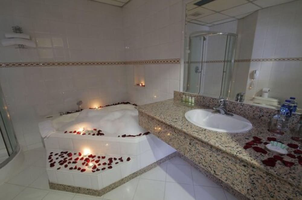 Deluxe Suite photo 2