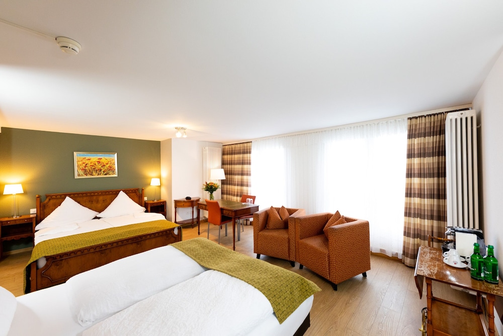 Family Suite with balcony photo 3