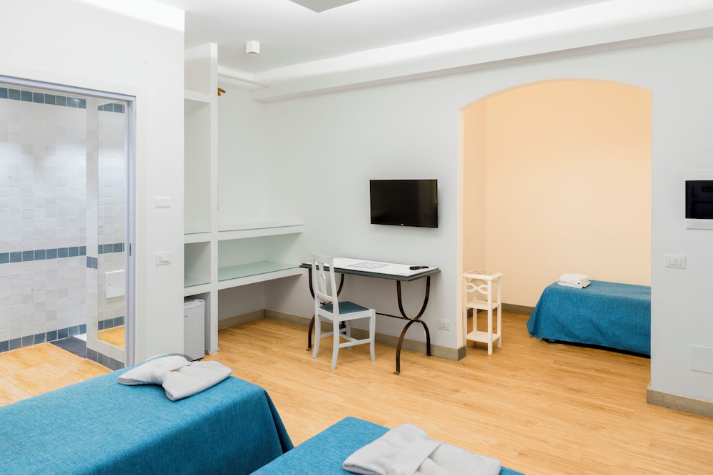 Triple Room - Photo 1