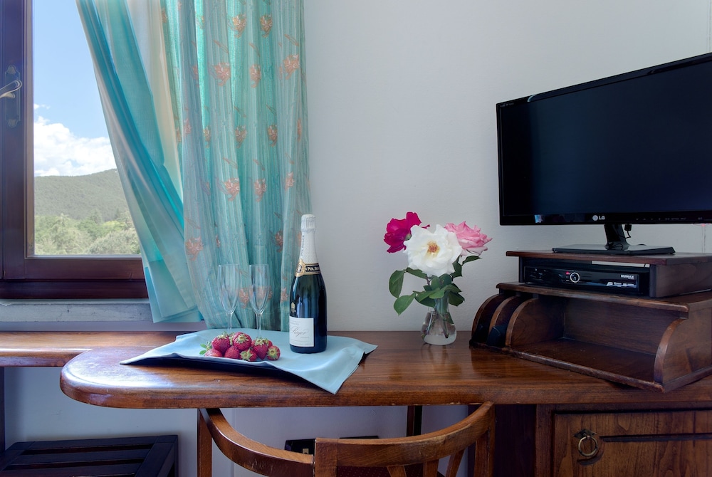 Standard Double Room - Photo 7