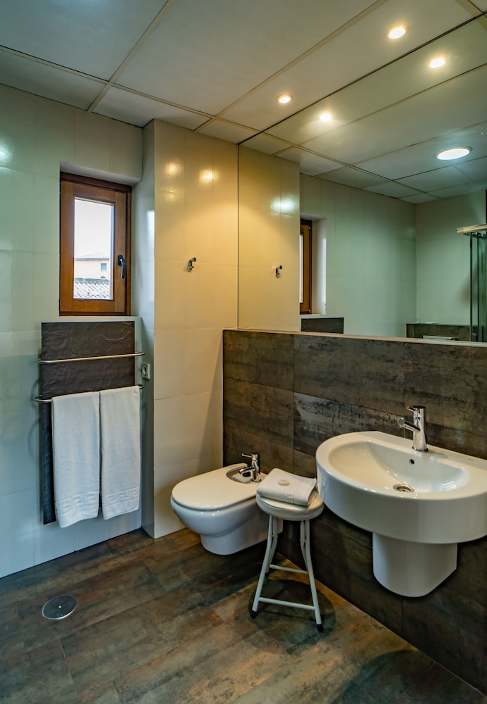 Standard Studio, 1 Bedroom, Kitchen - Photo 11