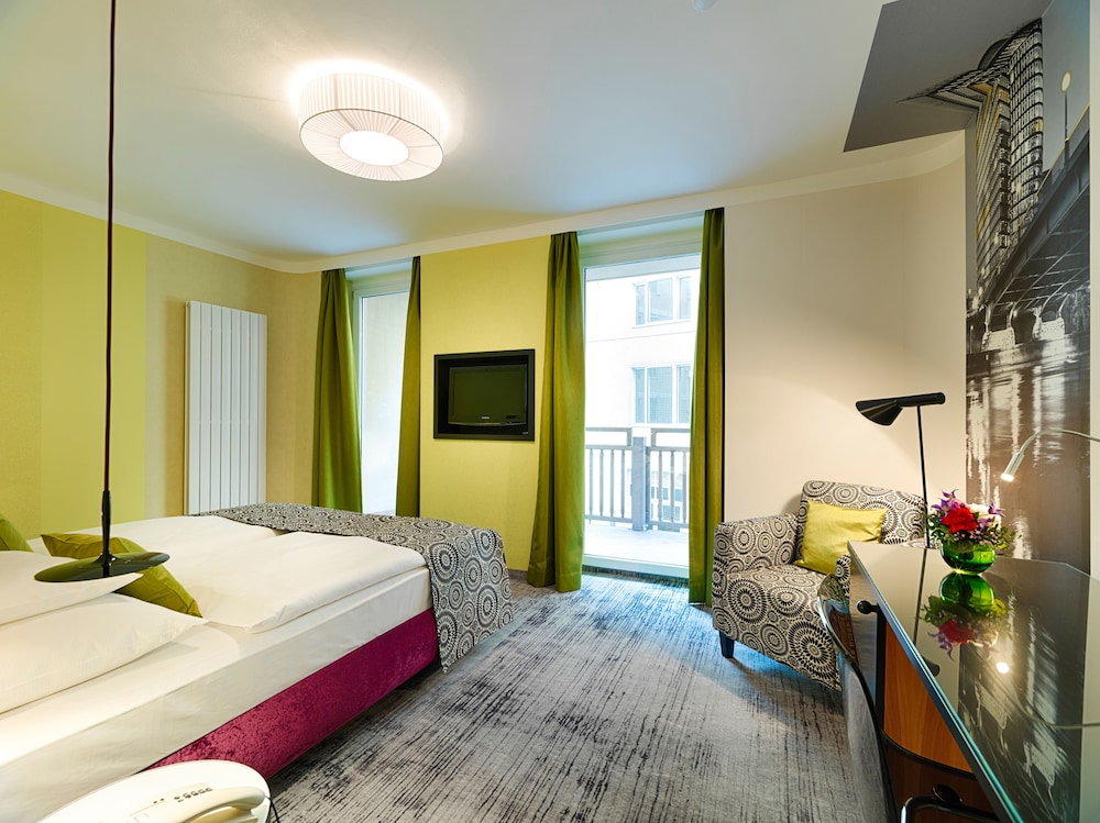 Comfort Double Room, 1 Queen Bed, Balcony photo 3