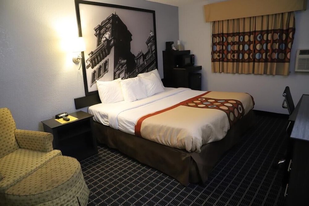 Standard Room, 1 King Bed - Photo 3