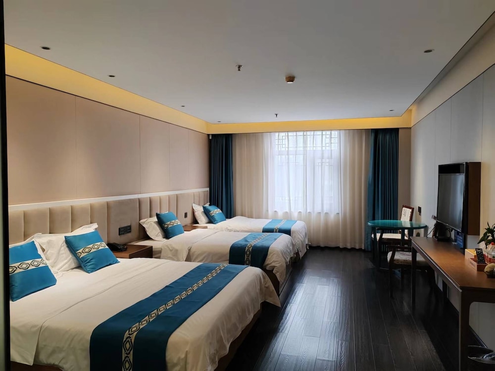 Family Quadruple Room, City View