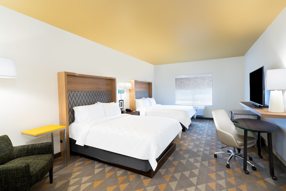 Suite, 1 Bedroom - Photo 1