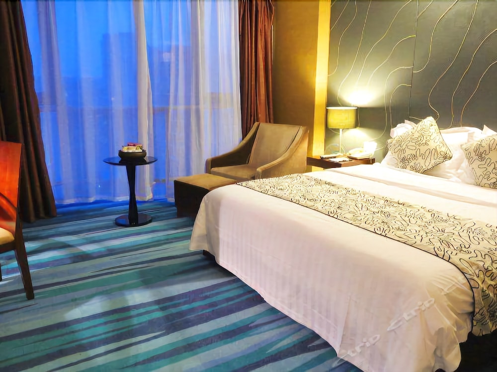 Double Room (Extreme Sassy)