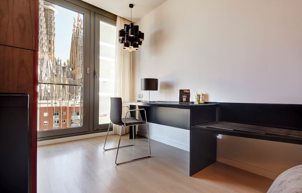 Classic Double Room (Sagrada Familia View) photo 3