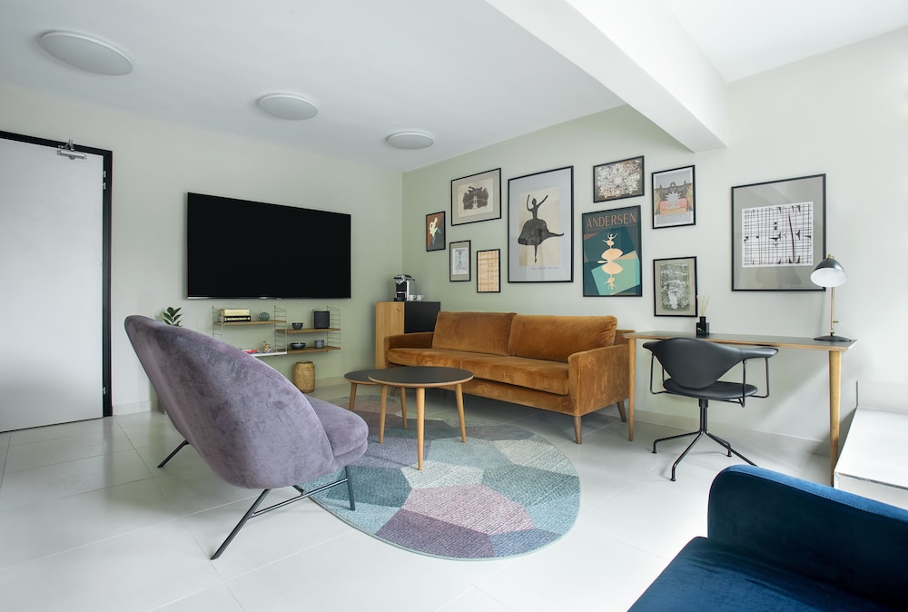 Executive Suite, 1 King Bed, Non Smoking, Terrace photo 2