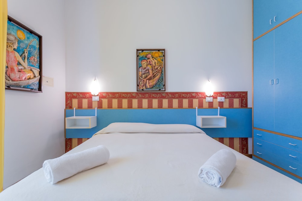 Economy Double or Twin Room, Balcony photo 2