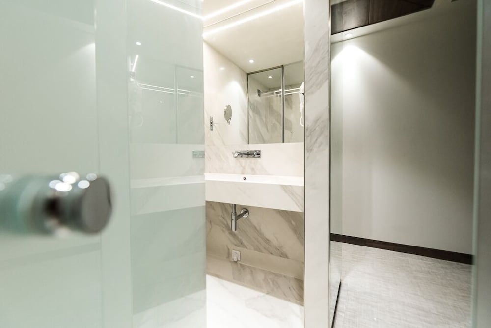 Classic Twin Room (Ansares) - Photo 12