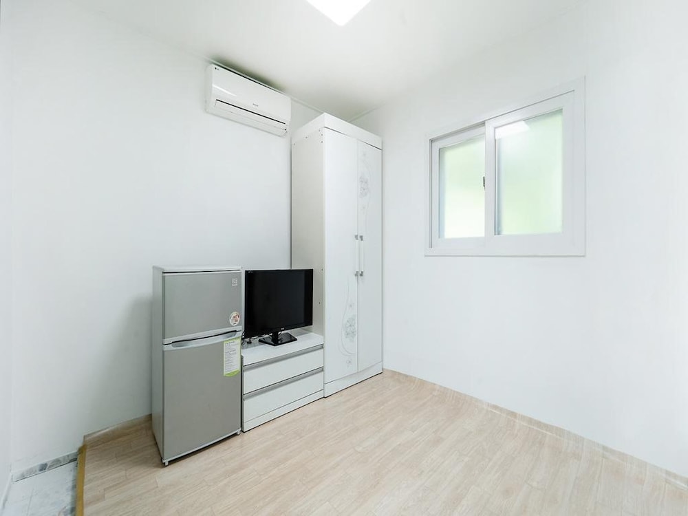 Basic Room, 1 Bedroom (lilac(nowithpet)) photo 1