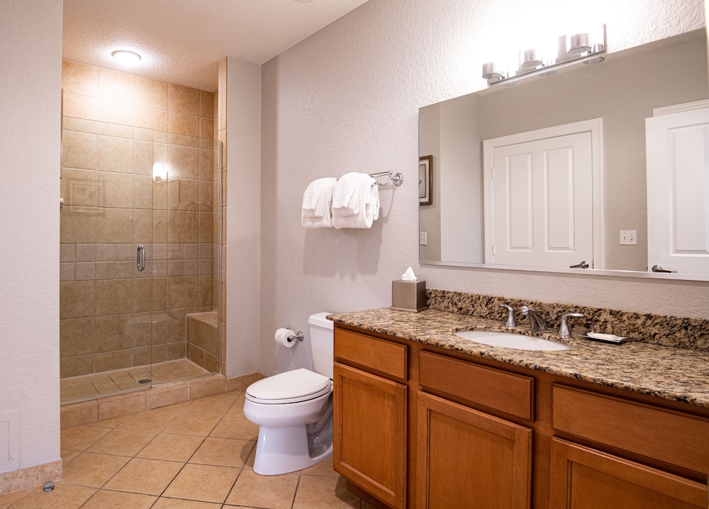 THREE BEDROOM VILLA - Photo 1