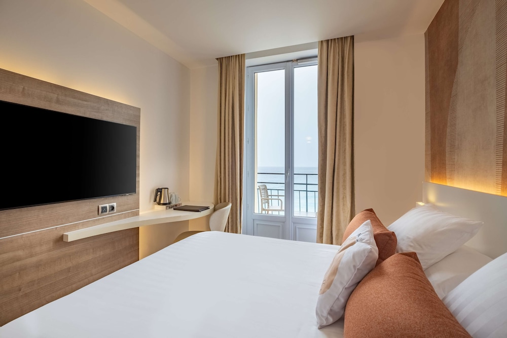 Superior Room, 1 Queen Bed, Balcony, Sea View