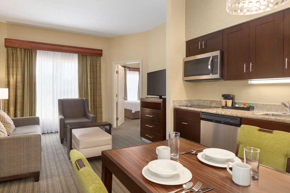 Suite, 1 Bedroom - Photo 3