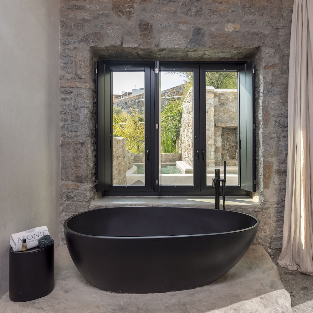 STONE Suite with Private Pool and Garden View - Photo 2