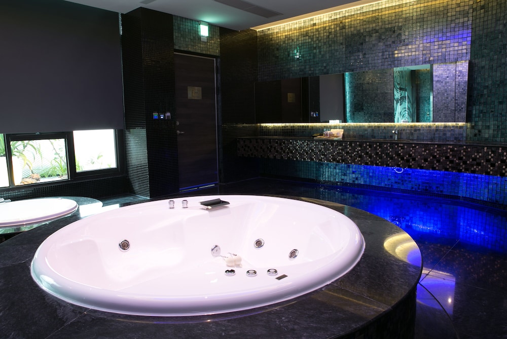 Presidential Suite (Check in time starts from 6pm)