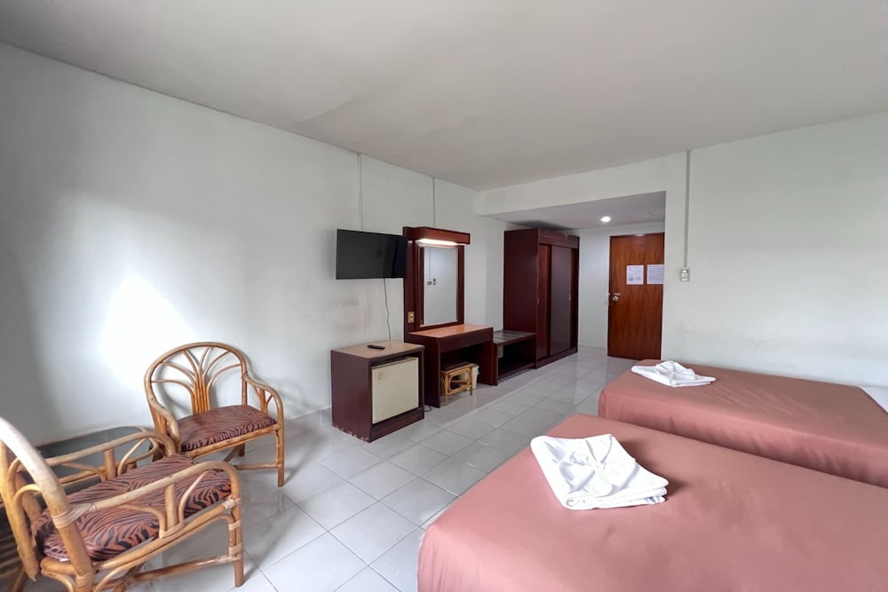 Standard Twin Room - Photo 5