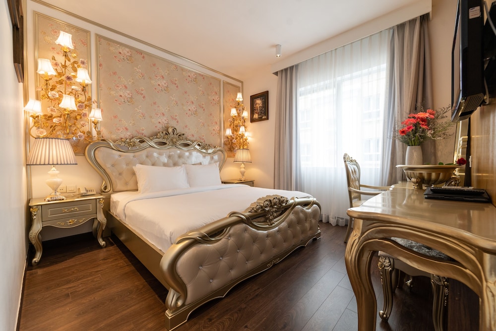 Deluxe Double Room (with Window) photo 2