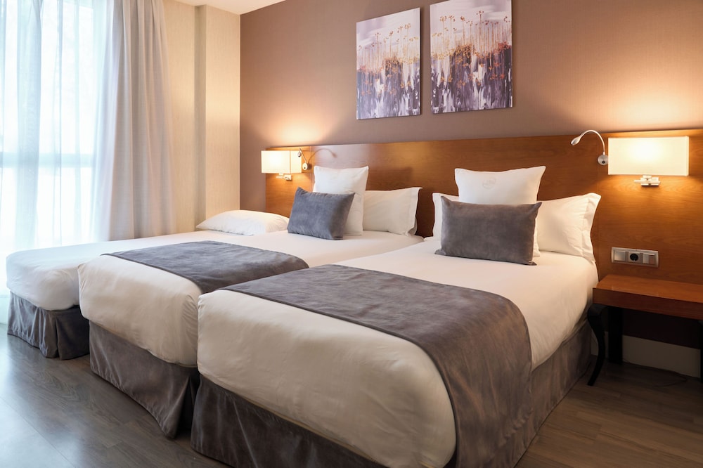 Double room with rollaway bed photo 2
