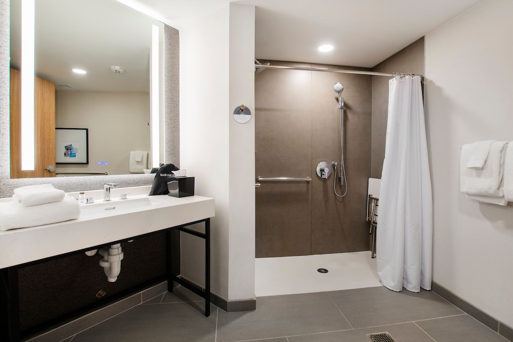 Executive Suite, 1 Bedroom - Photo 5
