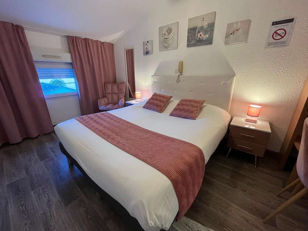 Double Room - Photo 4