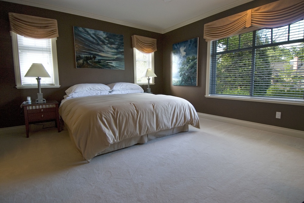 Executive Suite, 1 King Bed, Garden View photo 1