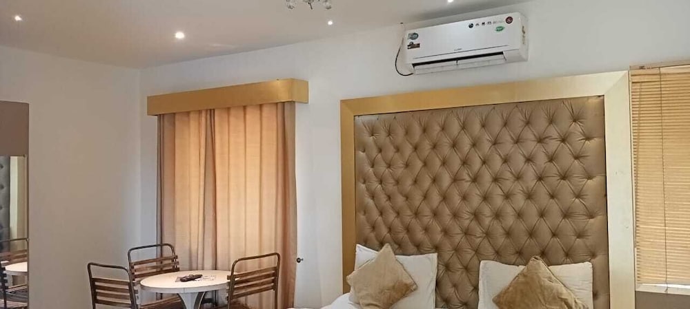 Deluxe Room - Photo 4