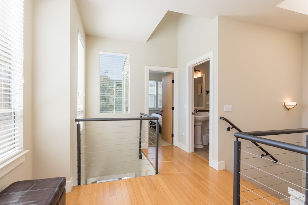 Townhome, 2 Bedrooms photo 3