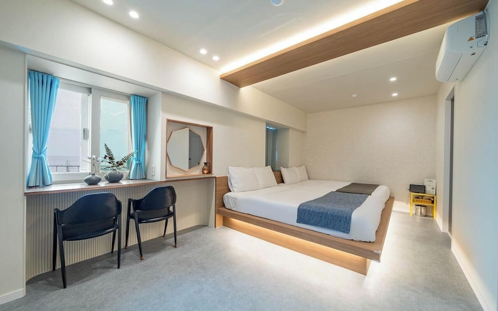 Deluxe Twin Room, Ocean View photo 1
