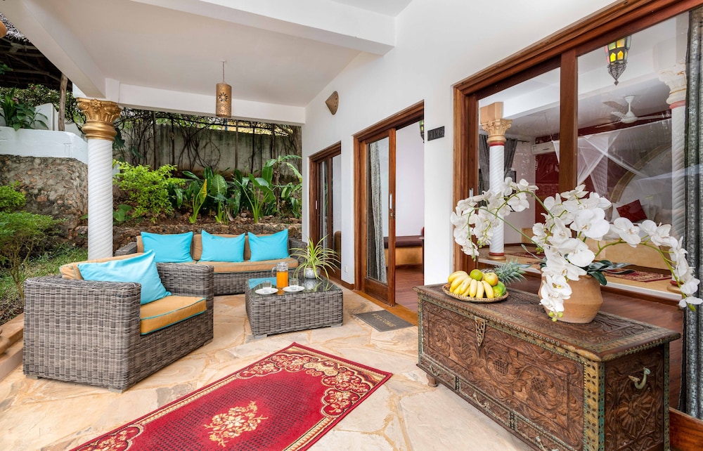 Luxury Triple Room, Kitchen, Pool View photo 2