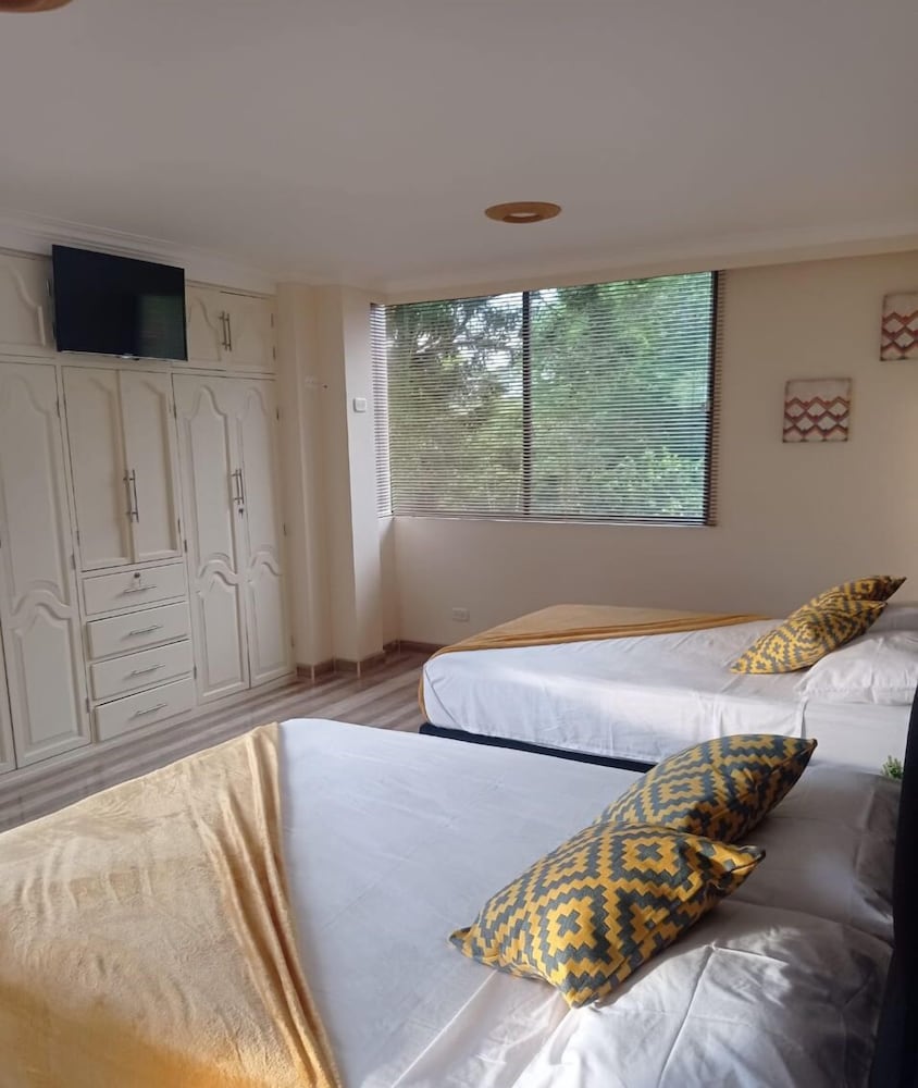 Basic Twin Room photo 2