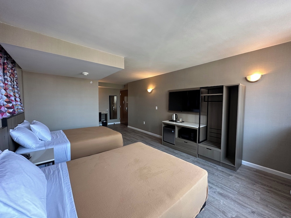 Deluxe Double Room, 2 Queen Beds, Non Smoking - Photo 6