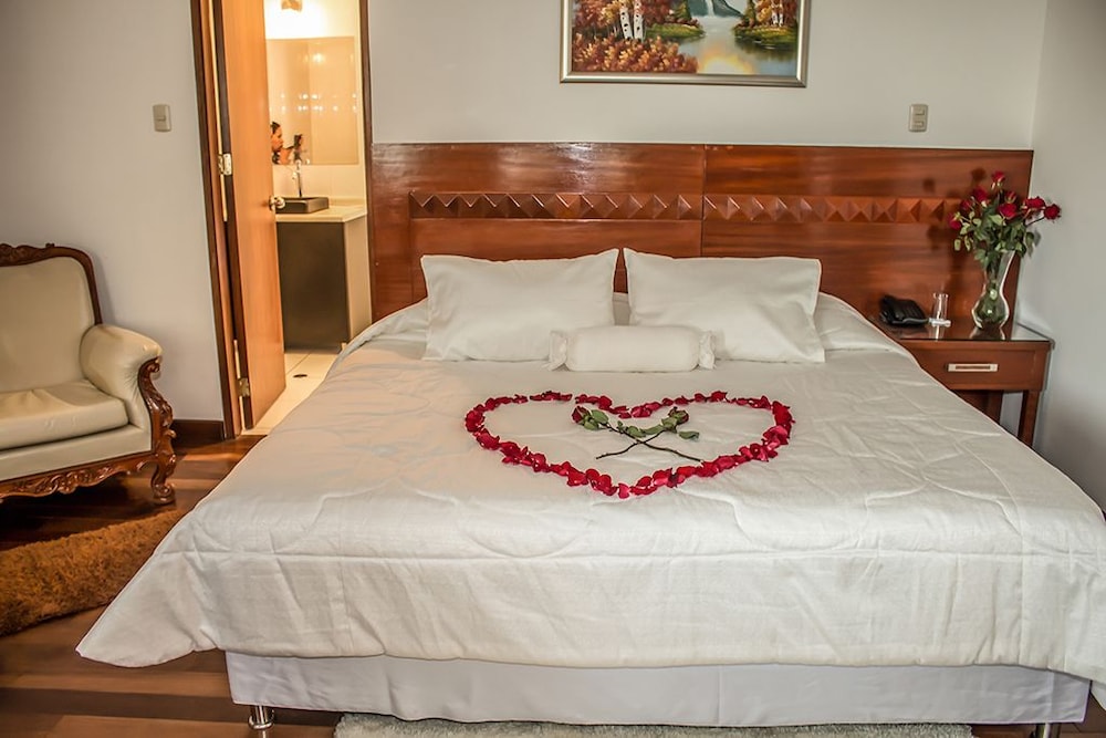 Senior Suite, 1 King Bed photo 1