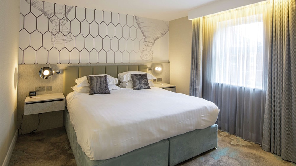Junior Suite, 1 King Bed (Family) photo 1