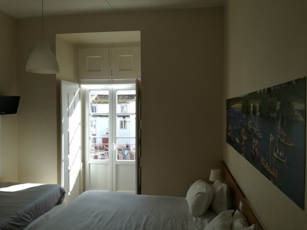 Standard Twin Room - Photo 3