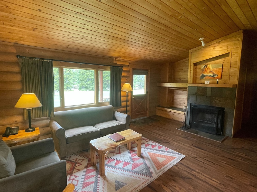 Two Bedroom Riverfront Cabin - Photo 3