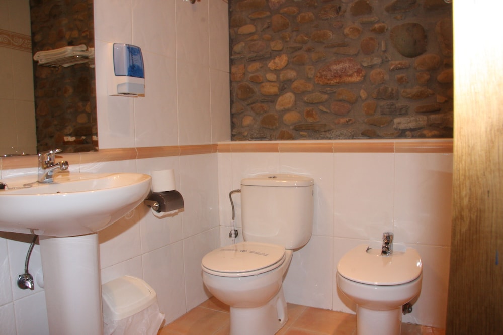 Double Room - Photo 5