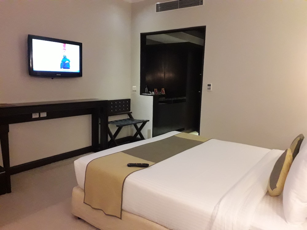Executive Room - Photo 3