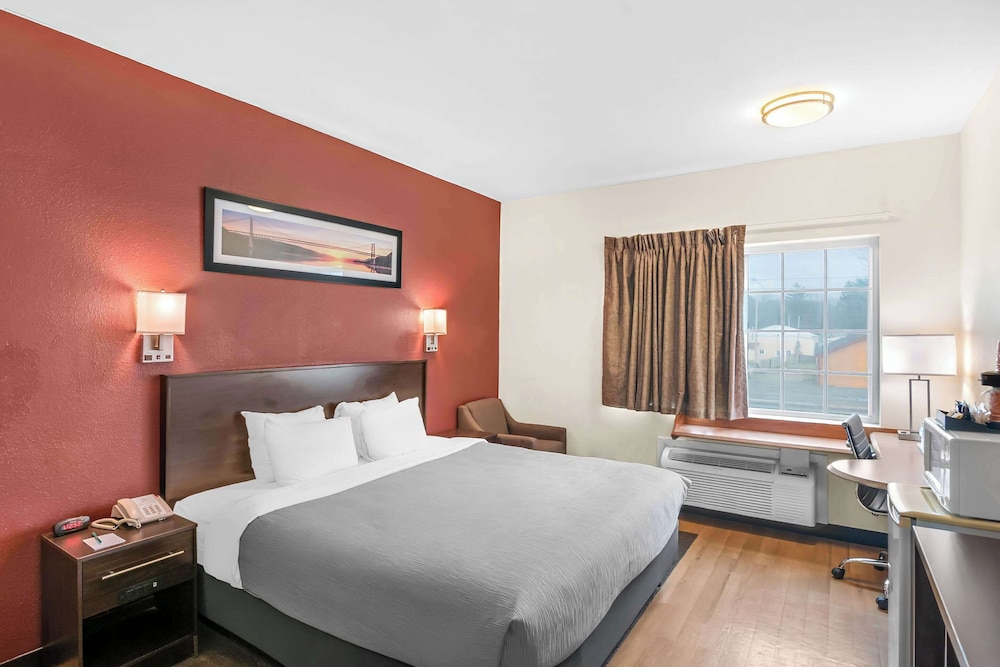 Standard Room, 1 King Bed, Non Smoking - Photo 2