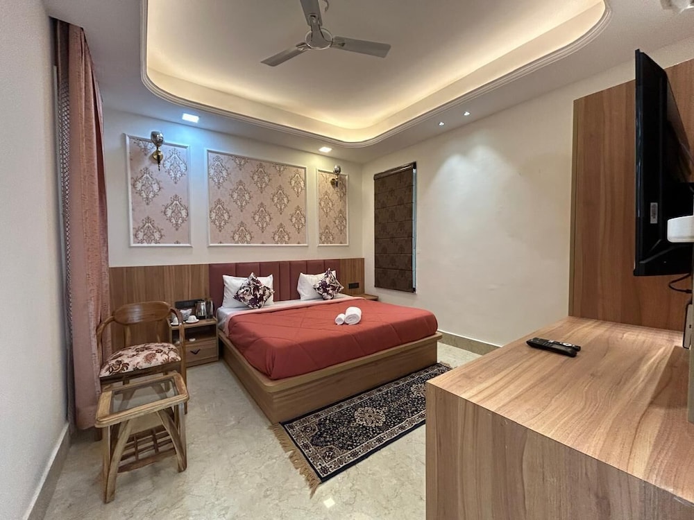 Classic Double Room, City View