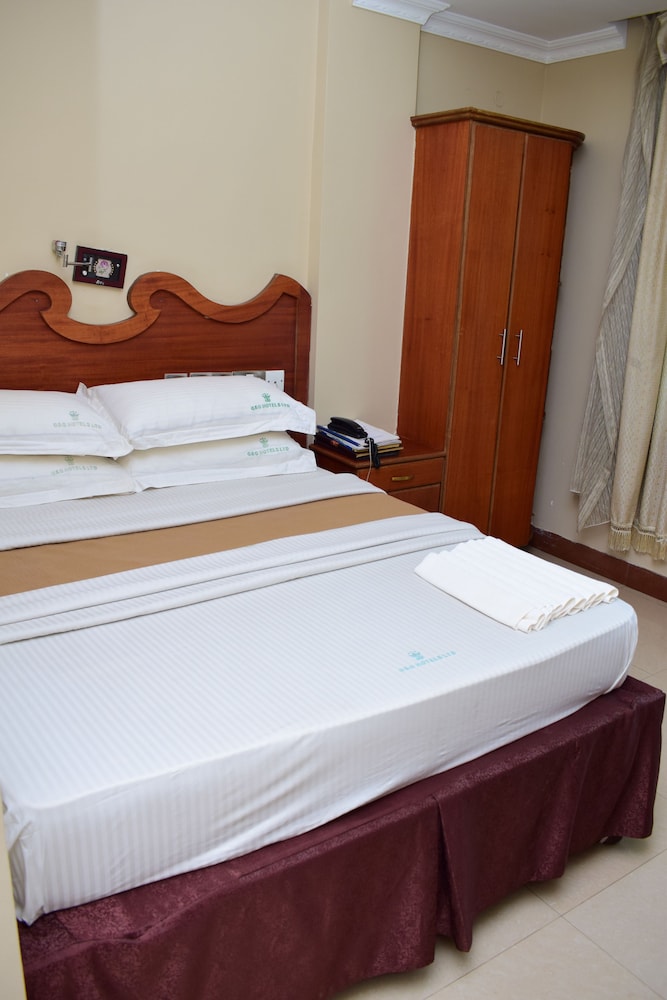 Royal Room, 1 King Bed, Accessible, City View photo 3