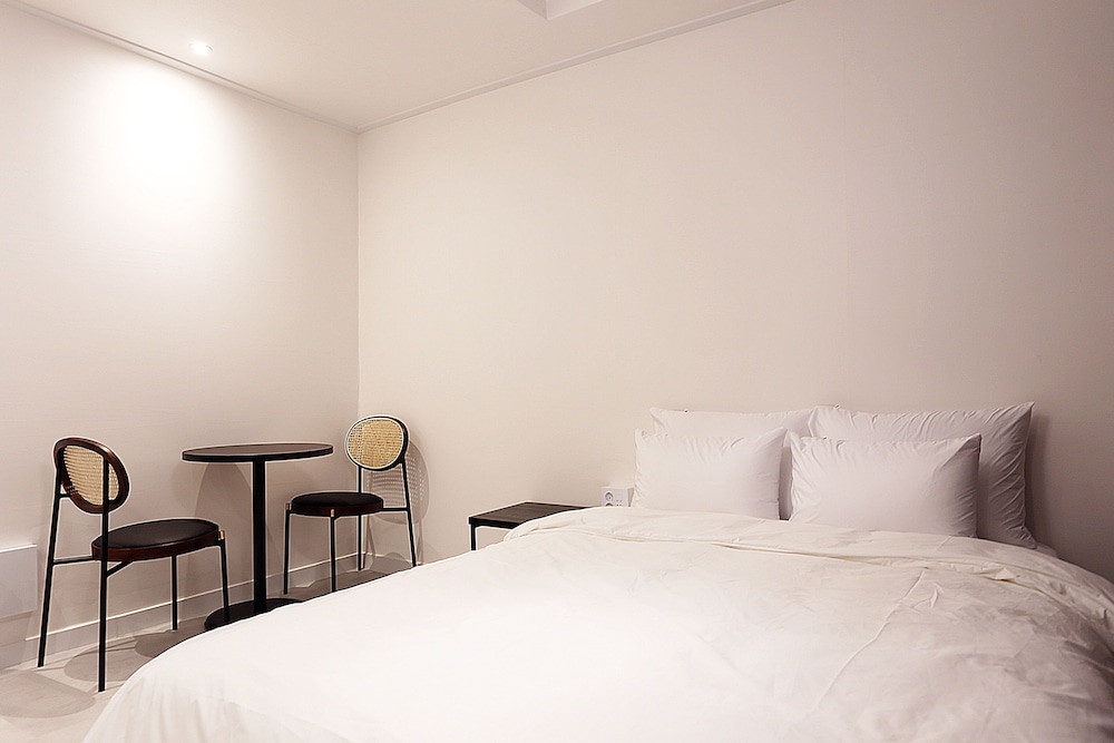 Standard Double Room - Photo 4
