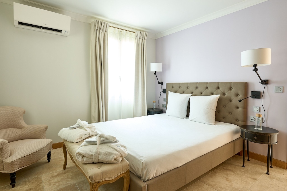 Luxury Suite photo 1